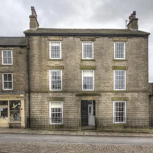 Aparthotel Skeldale House: 'all Creatures' Luxury In Yorkshire Dales, Askrigg